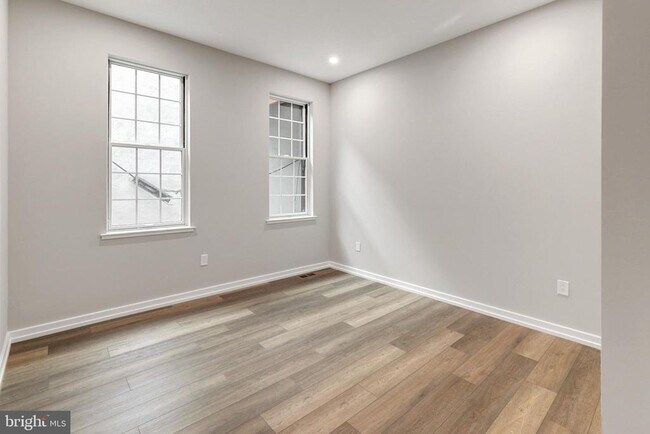 Building Photo - 752 S 16th St