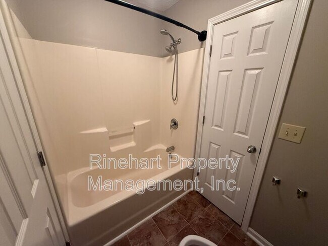 Building Photo - 760 Tavern Ct