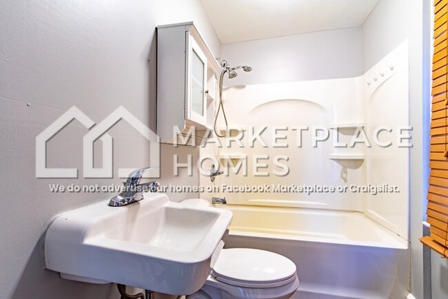 Building Photo - 3301 Brewer Dr