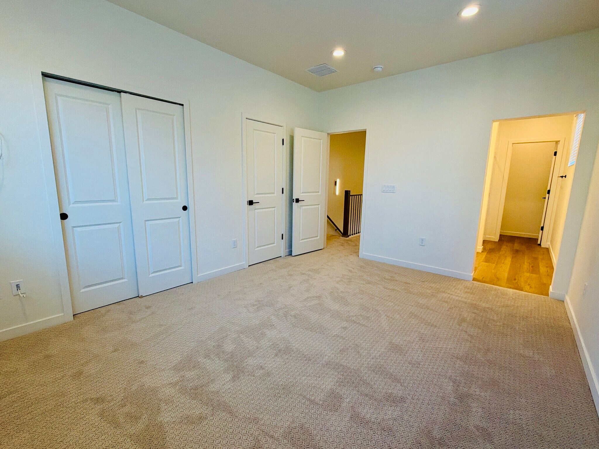 Building Photo - 7174 Clove Hitch Hts