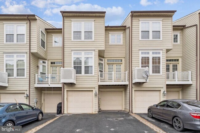 Building Photo - 8915 Amelung St