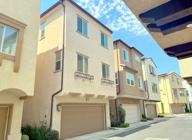 Primary Photo - 11223 N Alta Ave