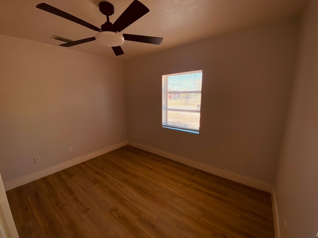 Bedroom 3-3 - 131 W Atwater Ave