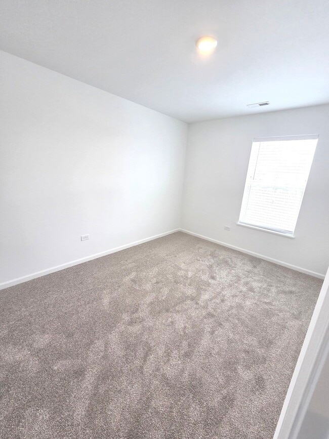 Building Photo - 14952 Dyer Ln