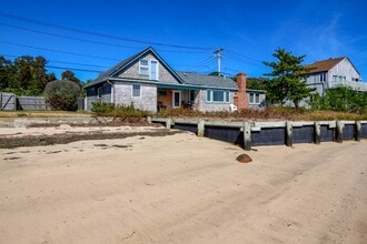 Building Photo - 314 E Montauk Hwy