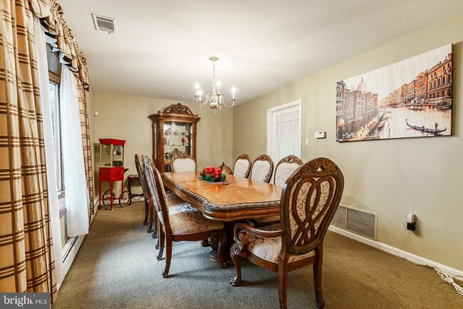 Building Photo - 841 Rodman Ave