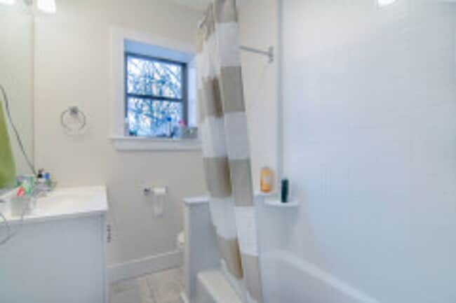 Building Photo - Renovated, 2 Floor Fenway / BU South Campus 4 Bed/2 Bath on Park Drive for September 1st, 2026