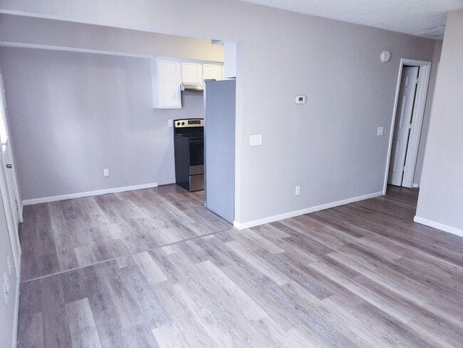 Building Photo - 205-207 Lincoln St