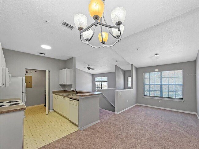 Building Photo - 860 Grand Regency Pointe