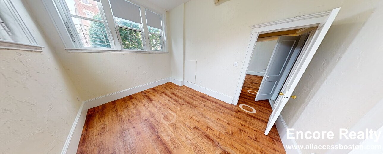 Building Photo - 99 Brainerd Rd