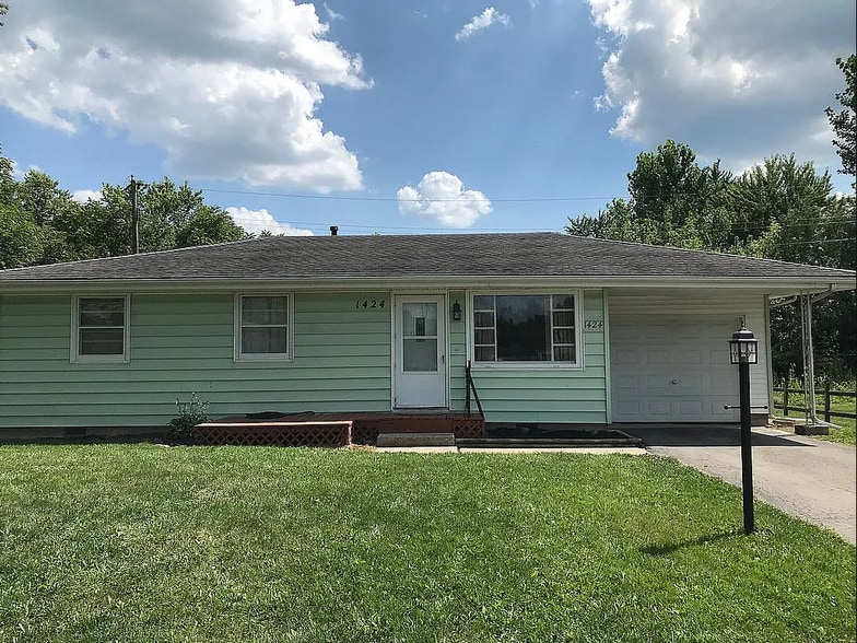 Primary Photo - 1424 Southwood Dr