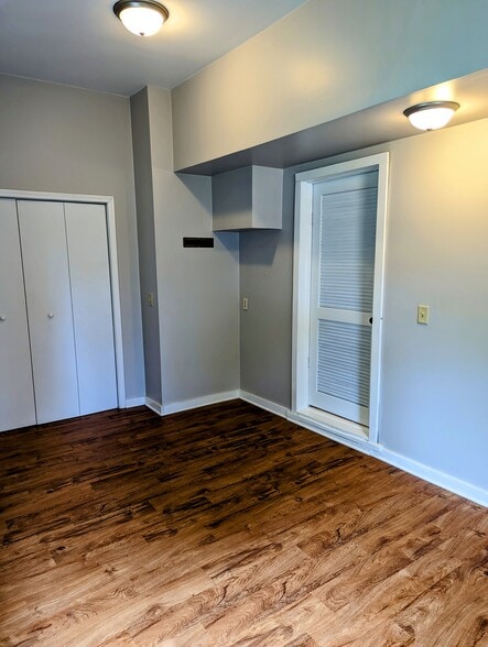 Back Bedroom - 2242 Dixon St