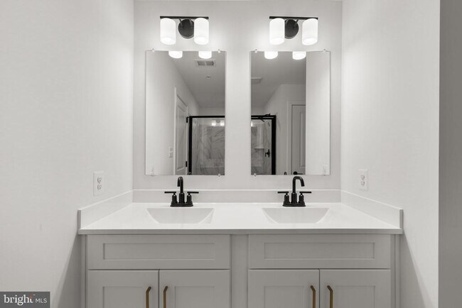 Building Photo - 1631 Blacksmith Wy