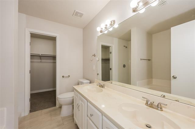 Building Photo - 664 Lowe Dr