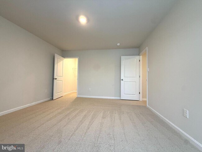 Building Photo - 328 Anconas Blvd