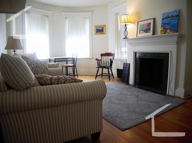 Building Photo - No Brokers fee, Ho Security Deposit, heat,...