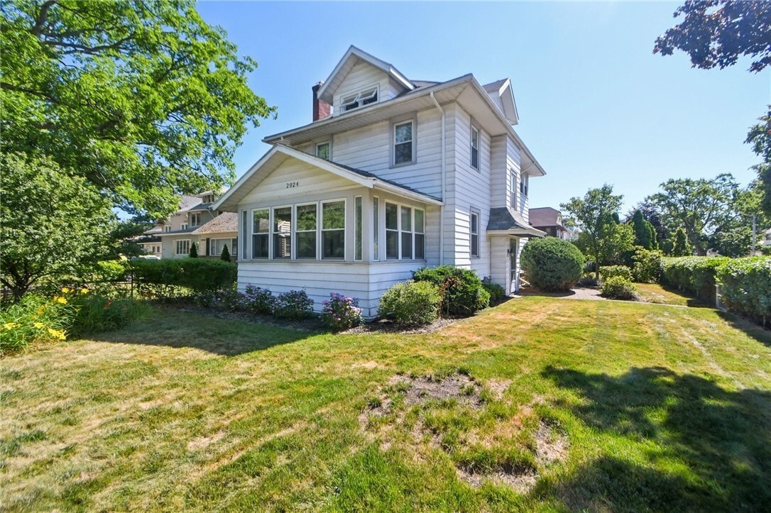 Front of house - 2936 Lake Ave