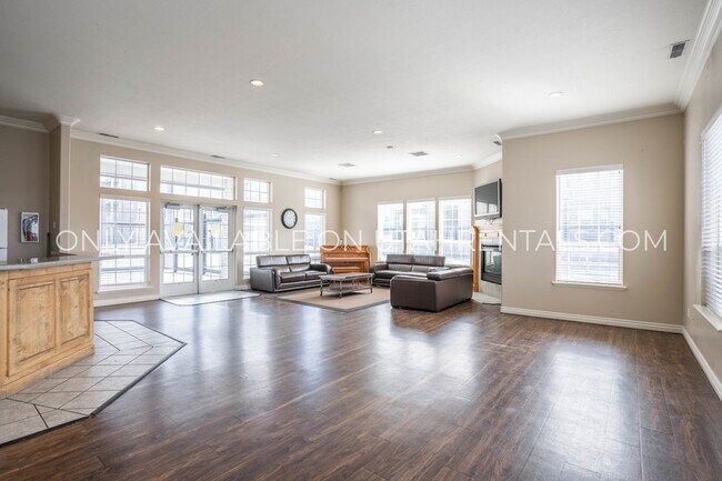 Building Photo - 455 Belmont Pl