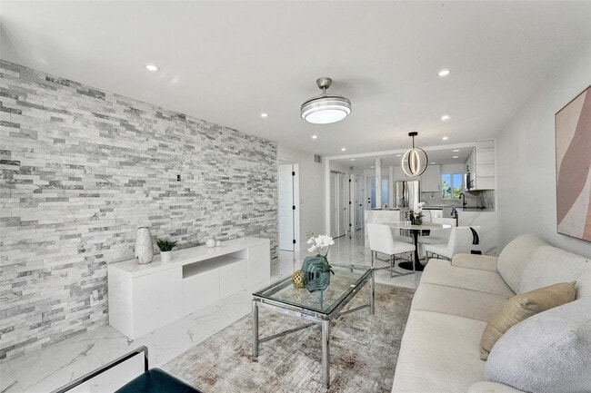 Building Photo - 8900 Washington St