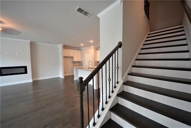 Building Photo - 2966 Chene Dr