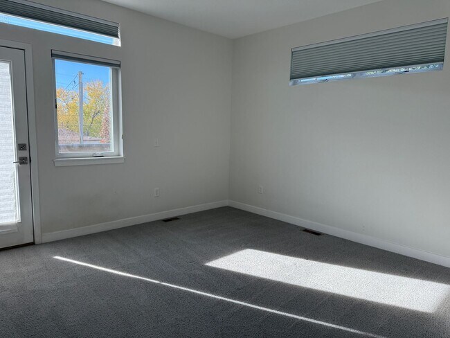 Building Photo - 2 Bed 3 bath 2 car townhome in OldTown Lafayette