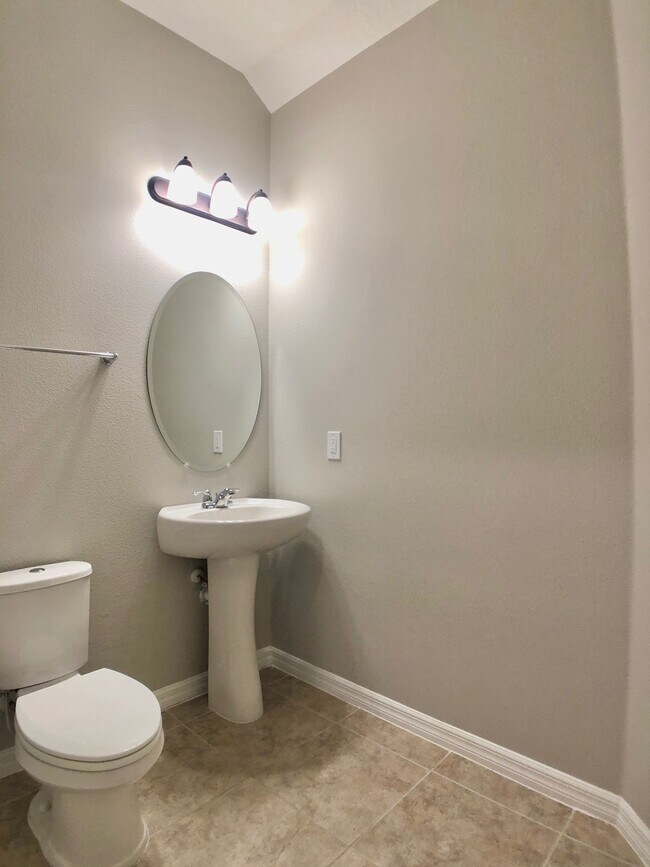 Building Photo - 12663 Salomon Cove Dr