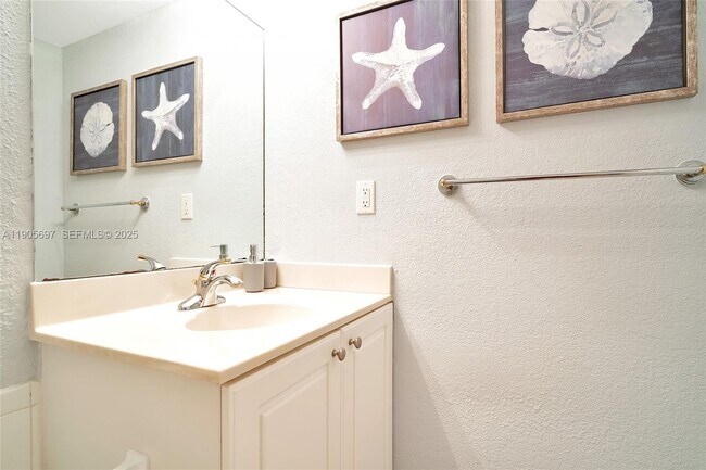 Building Photo - 2501 S Ocean Dr