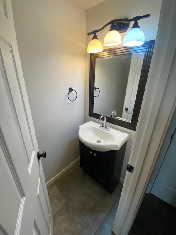 Main Level Bathroom - 2702 Carrington Ln