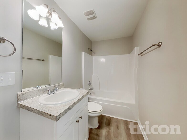 Building Photo - 485 McGiboney Ln