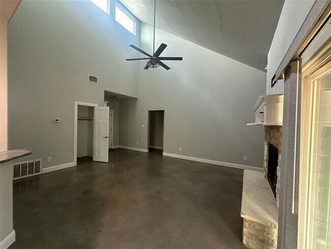 Building Photo - 210 Arbor Hill Way