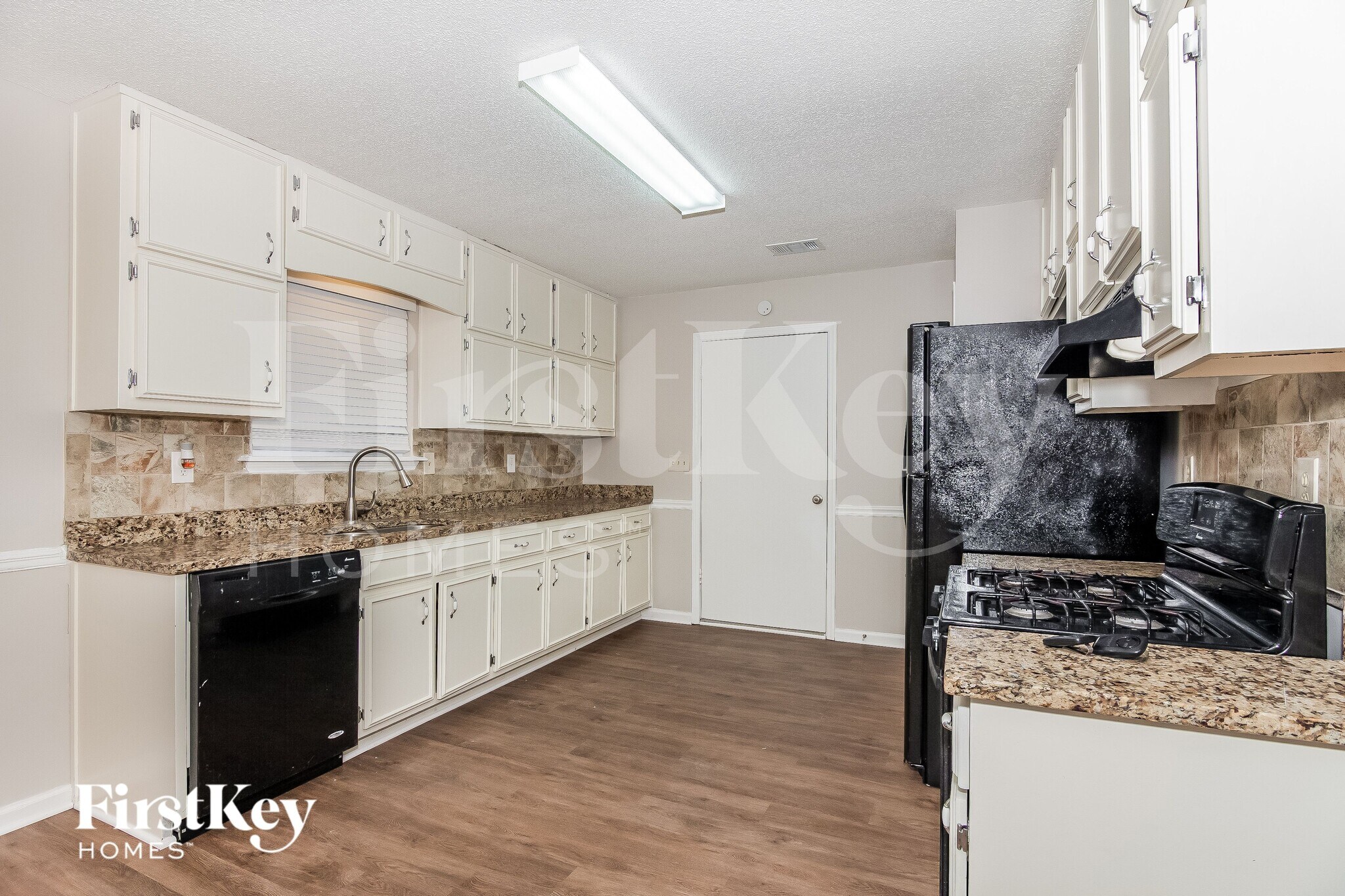 Building Photo - 150 Domino Ct