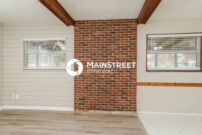 Building Photo - 3 Bedroom Pet-Friendly Home in KISSIMMEE, FL with Main Street Renewal