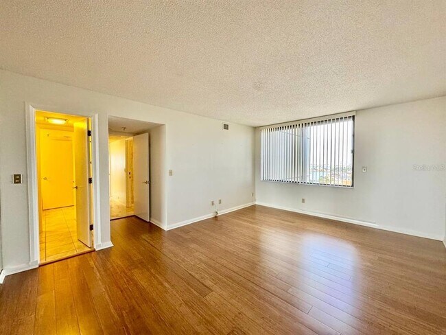 Building Photo - 5950 Pelican Bay Plaza S