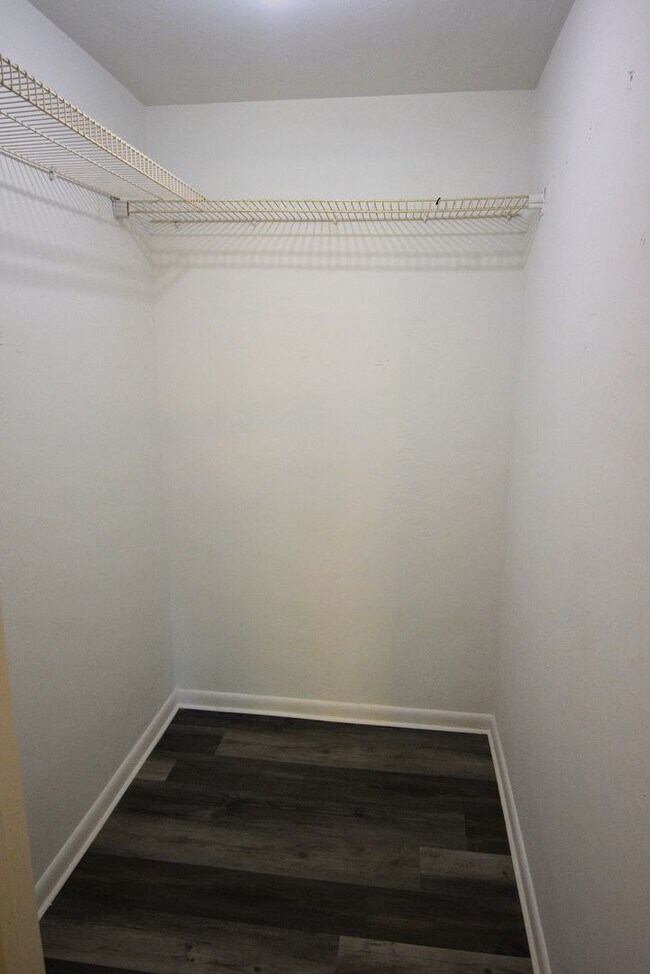 Building Photo - Spacious 3BR 2BA Home in Lehigh Acres  REC...