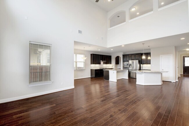 Living Area - 5644 Siragusa Dr