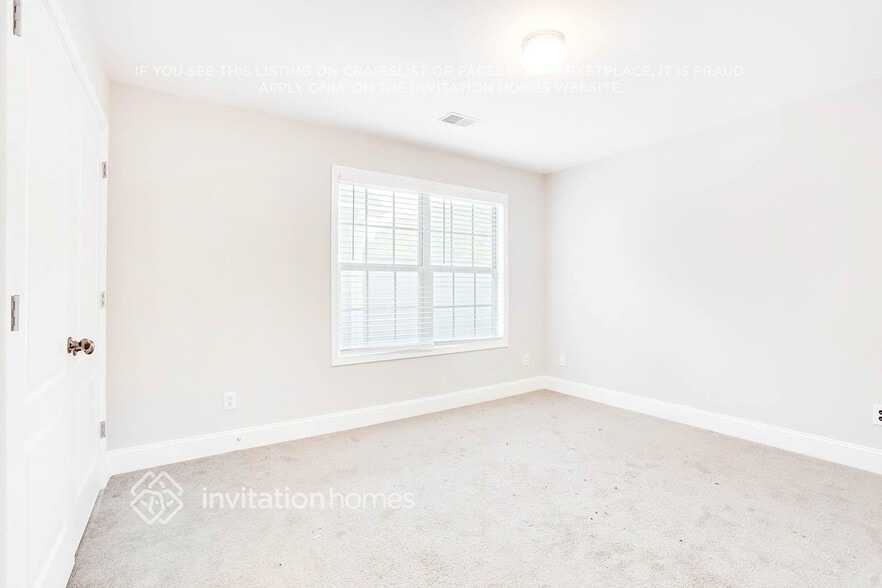 Building Photo - 1307 Sweetbriar Cir
