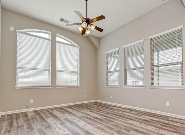Building Photo - 123 Mimosa Silk Ct