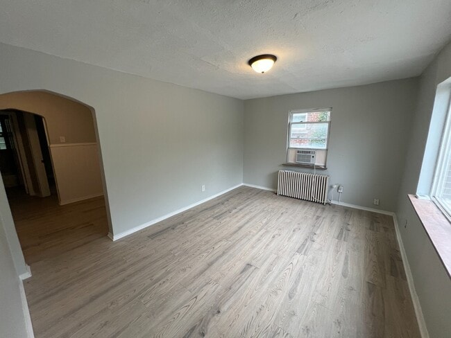 Building Photo - Spacious, Newly Updated 1-Bed Near UC & Downtown — Off-Street Parking, Radiant Heat