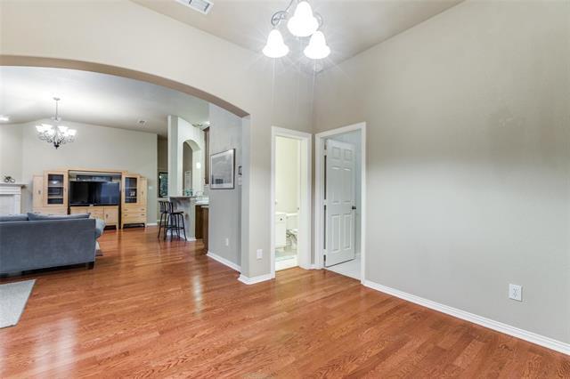 Building Photo - 15204 Regal Oak Ln