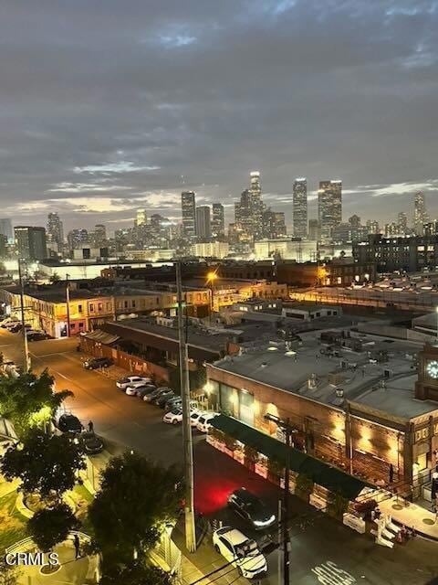 Building Photo - 530 S Hewitt St