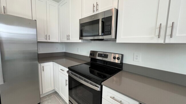 Building Photo - 2396 Brook Marsh Loop