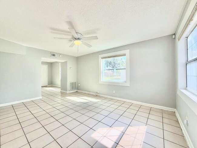 Building Photo - 1138 30th St S