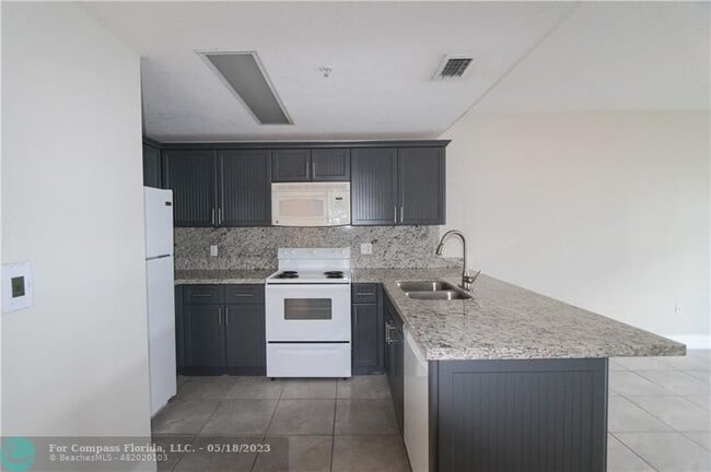 Building Photo - 3410 Coral Wy