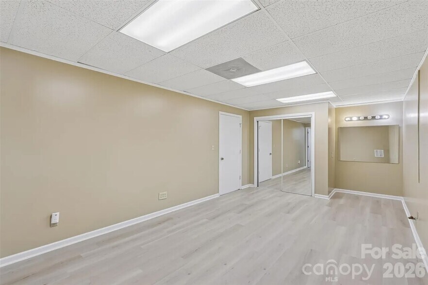 Building Photo - 3010 Eaker Dr
