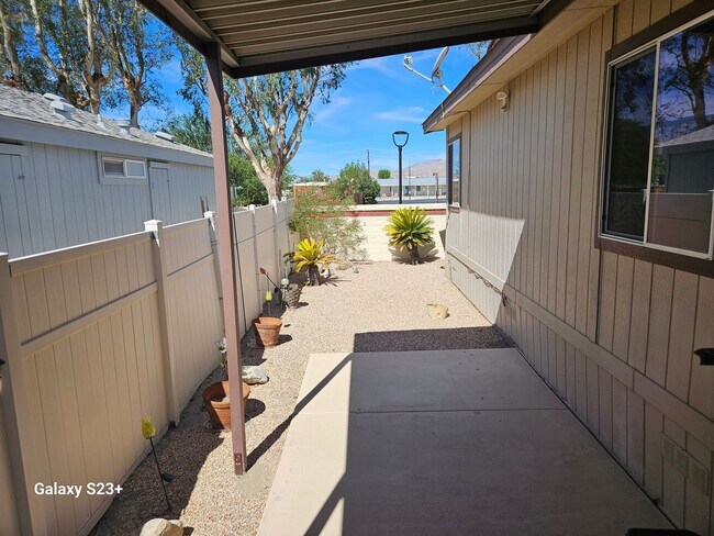 Building Photo - 15300 Palm Dr
