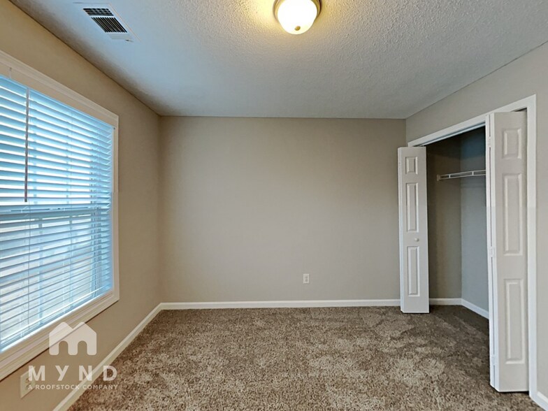 Building Photo - 1013 Vineyard Walk