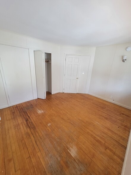 Building Photo - 73 Bartlett St