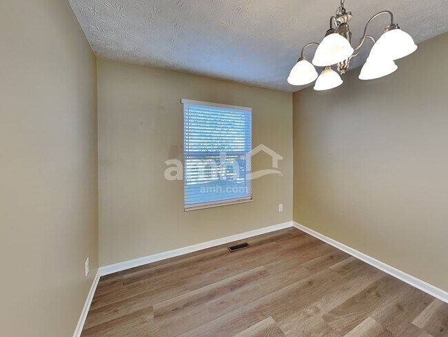 Building Photo - 509 Lake Front Dr