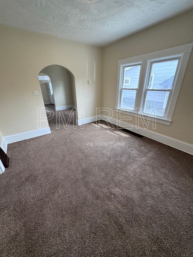 Building Photo - 1855 Flint Ave