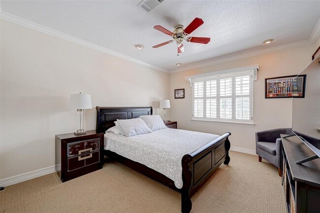 Building Photo - 6329 Del Monte Dr